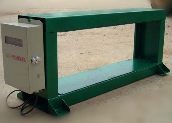 Détecteur de métaux à bande transporteuse à séparateur magnétique automatique pour l'industrie minière