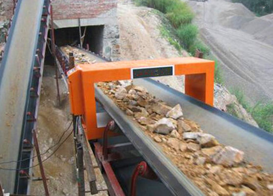 Circuits Tunnel Iron Tramp Détecteur de métaux pour la ceinture minière d'énergie Largeur 500-2000mm