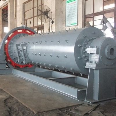 Moulin à billes pour le meulage humide de minerai d'or avec 98% de capacité et revêtement en acier à haute teneur en chrome