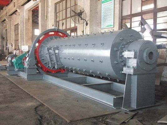 2023 Moulin à billes de 5 tonnes par heure de capacité pour le broyage du minerai de cuivre et de 1 des composants de base